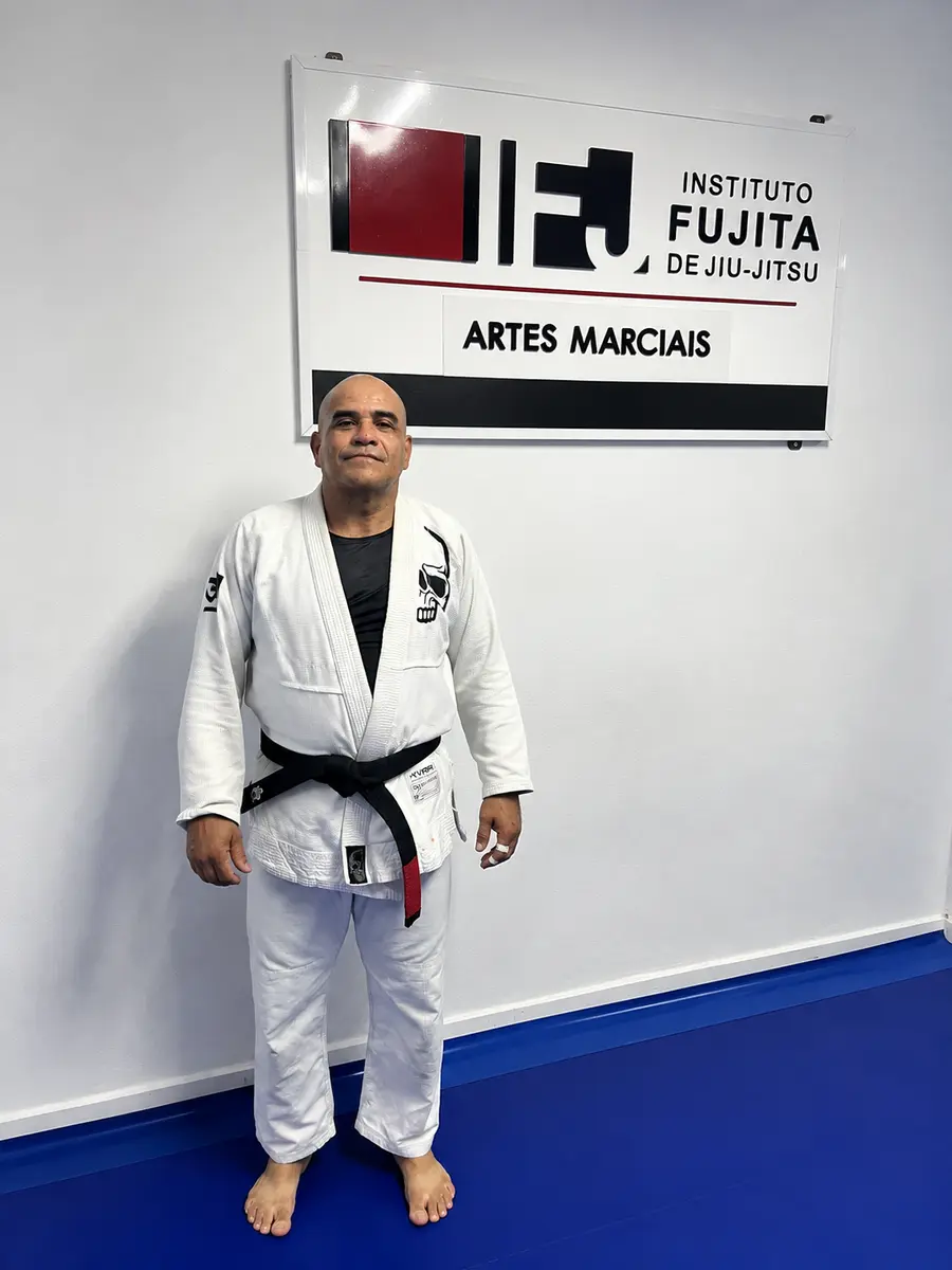 Hamilton no tatame do Instituto Fujita